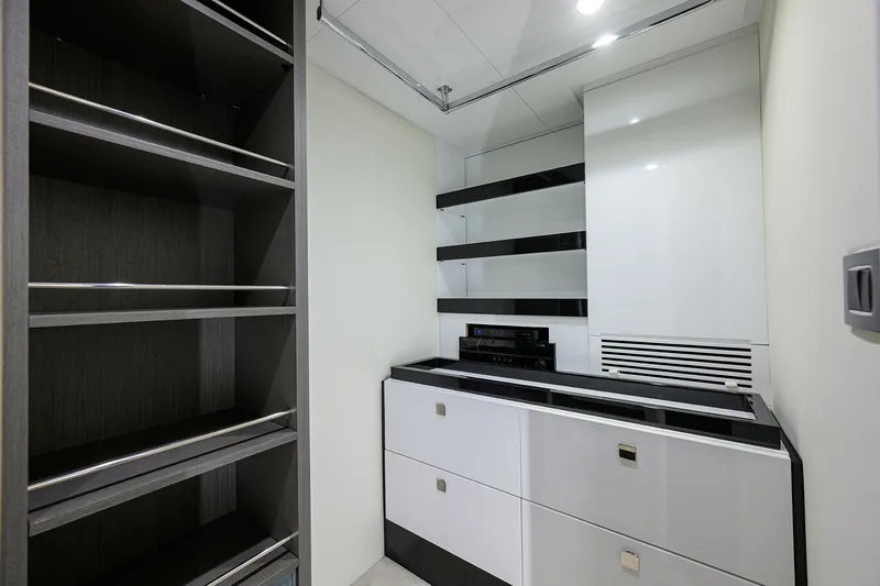 Slide: The Image of Azimut S7 2019 - 99