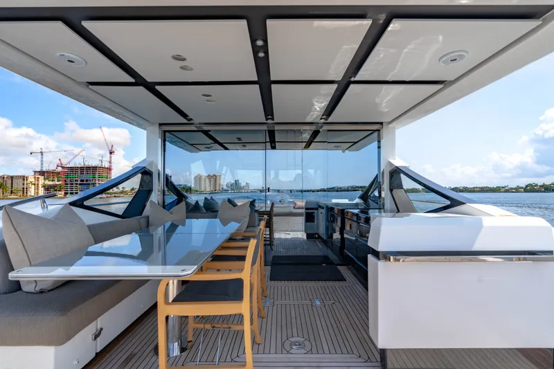 Slide: The Image of Azimut S7 2019 - 146
