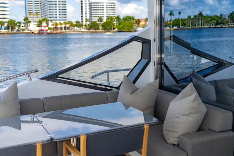 Slide: The Image of Azimut S7 2019 - 57