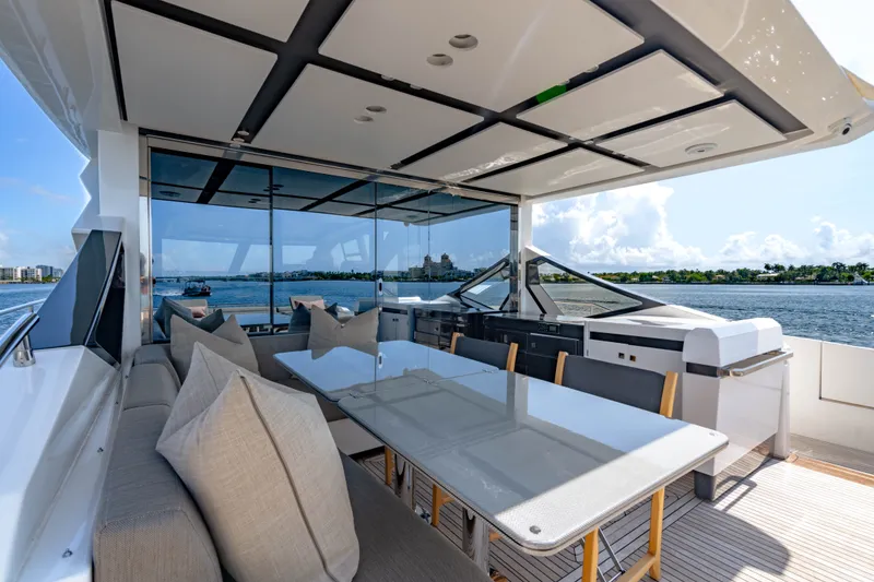 Slide: The Image of Azimut S7 2019 - 145