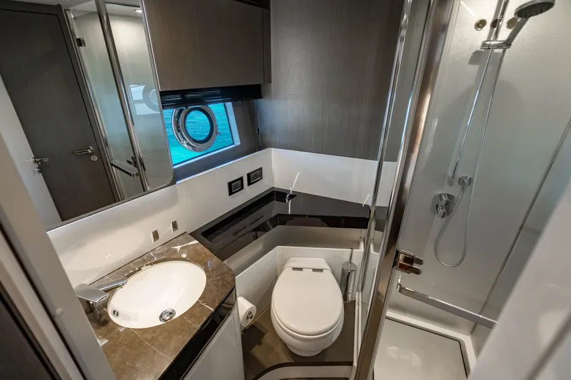 Slide: The Image of Azimut S7 2019 - 122