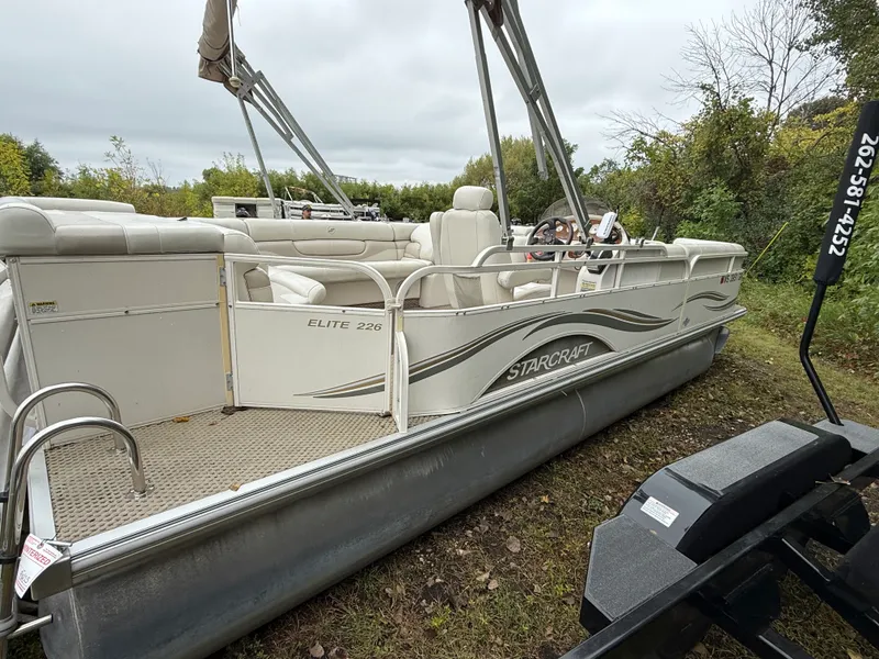 Slide: The Image of Starcraft ELITE 226 2004 - 11