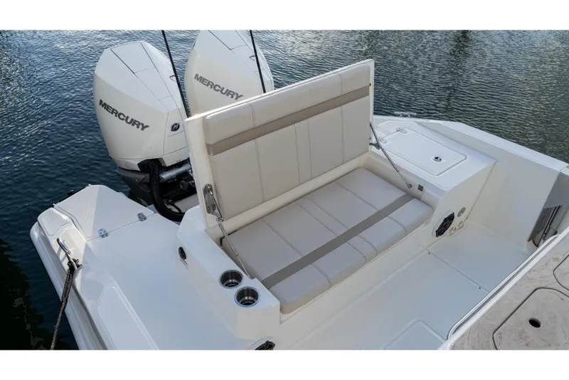 Slide: The Image of Boston Whaler 280 Dauntless 2026 - 63