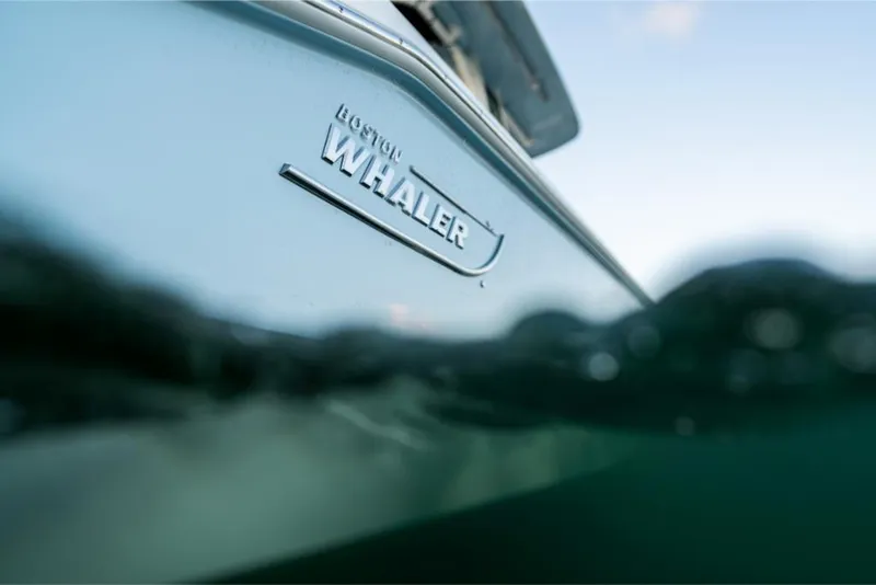 Slide: The Image of Boston Whaler 280 Dauntless 2026 - 8
