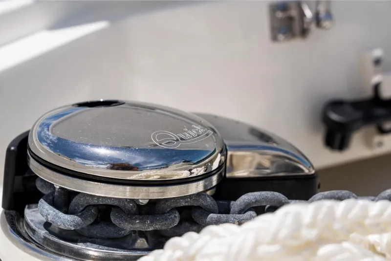 Slide: The Image of Boston Whaler 280 Dauntless 2025 - 94