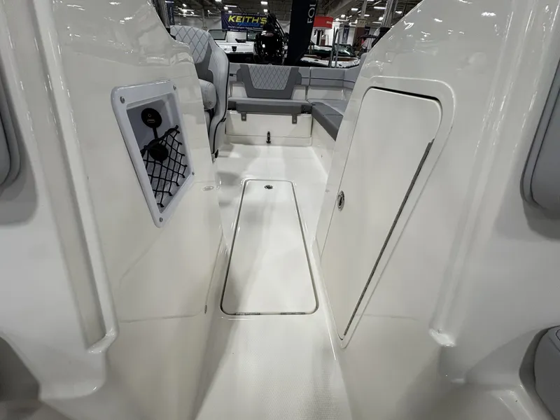 Slide: The Image of Bayliner VR4OB 2025 - 14