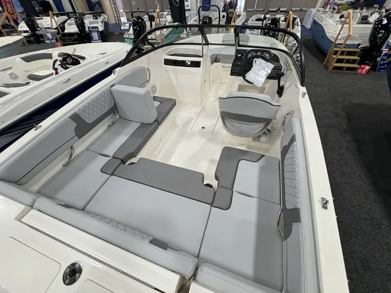 Slide: The Image of Bayliner VR4OB 2025 - 22