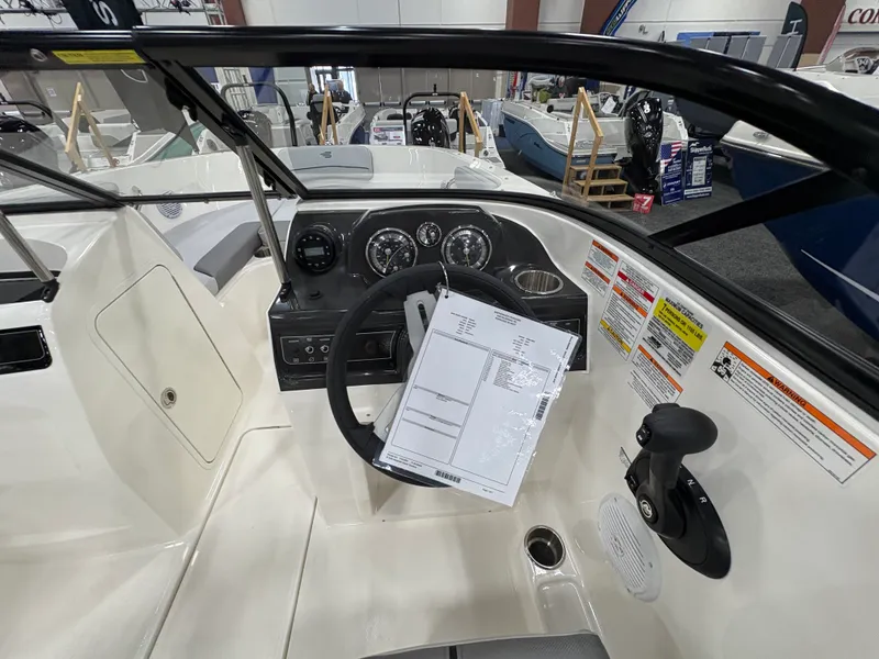 Slide: The Image of Bayliner VR4OB 2025 - 25