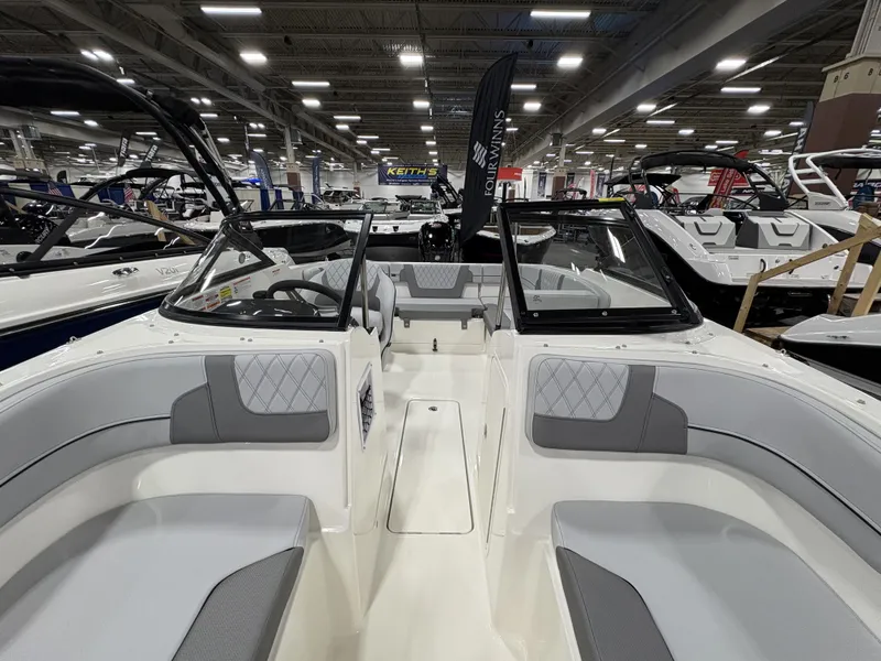 Slide: The Image of Bayliner VR4OB 2025 - 6