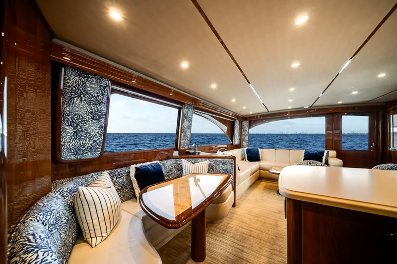 Slide: The Image of Viking 70 CV ENCLOSED BRIDGE 2015 - 32