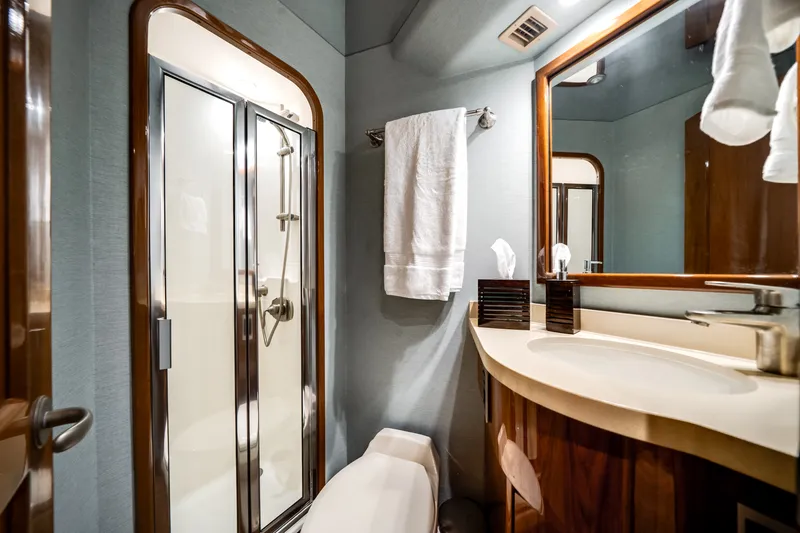 Slide: The Image of Viking 70 CV ENCLOSED BRIDGE 2015 - 50