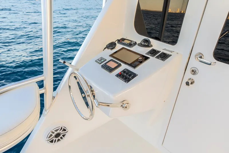 Slide: The Image of Viking 70 CV ENCLOSED BRIDGE 2015 - 68