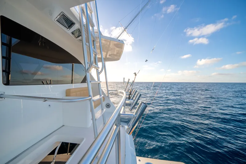 Slide: The Image of Viking 70 CV ENCLOSED BRIDGE 2015 - 70