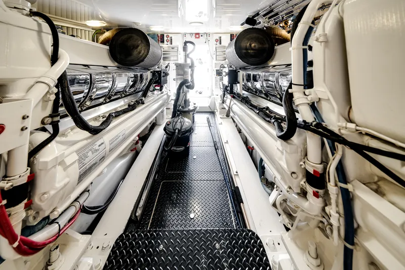 Slide: The Image of Viking 70 CV ENCLOSED BRIDGE 2015 - 76