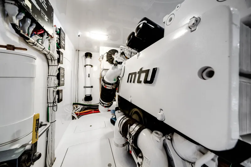 Slide: The Image of Viking 70 CV ENCLOSED BRIDGE 2015 - 77