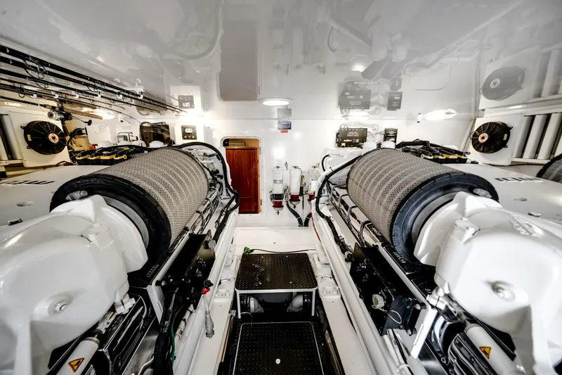 Slide: The Image of Viking 70 CV ENCLOSED BRIDGE 2015 - 79