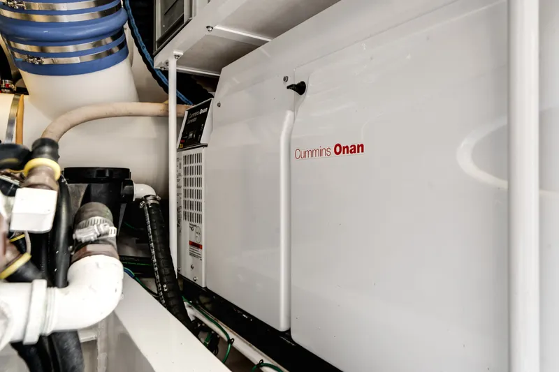 Slide: The Image of Viking 70 CV ENCLOSED BRIDGE 2015 - 80