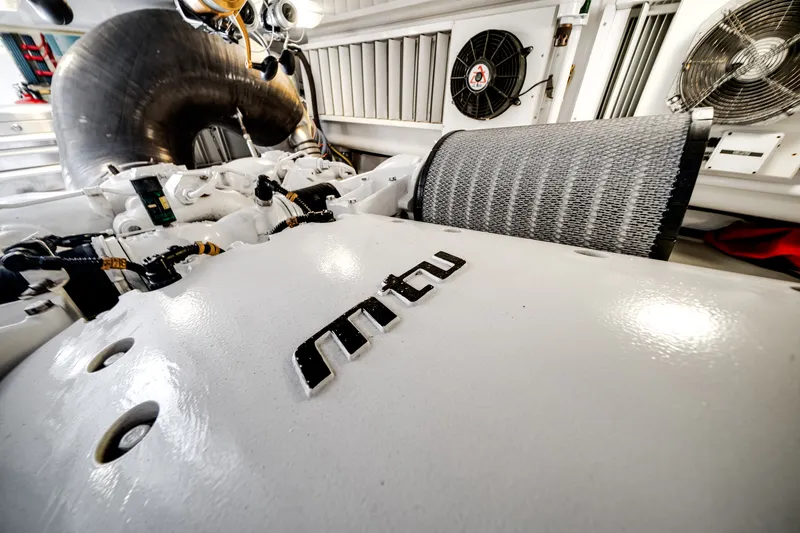 Slide: The Image of Viking 70 CV ENCLOSED BRIDGE 2015 - 82