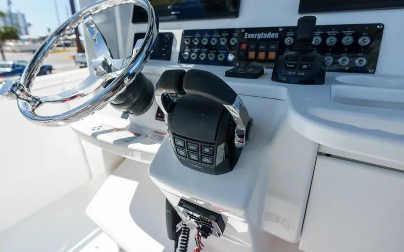 Slide: The Image of Everglades 325 CC 2017 - 25