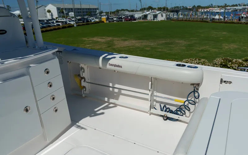 Slide: The Image of Everglades 325 CC 2017 - 33