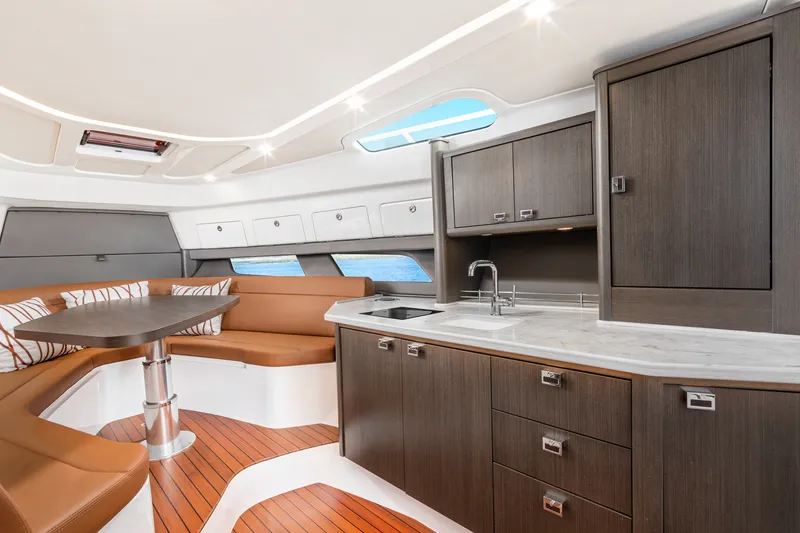 Slide: The Image of Intrepid 438 EVOLUTION 2021 - 12