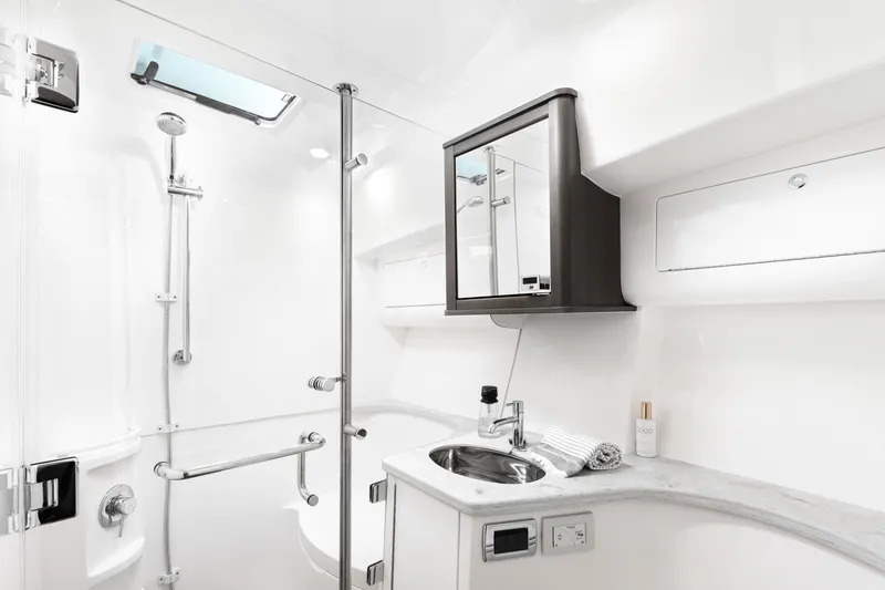 Slide: The Image of Intrepid 438 EVOLUTION 2021 - 17