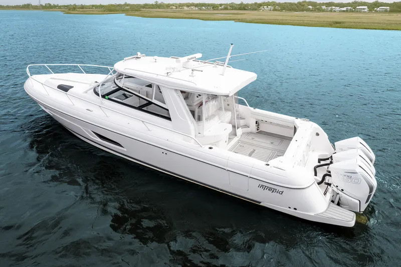 Slide: The Image of Intrepid 438 EVOLUTION 2021 - 4