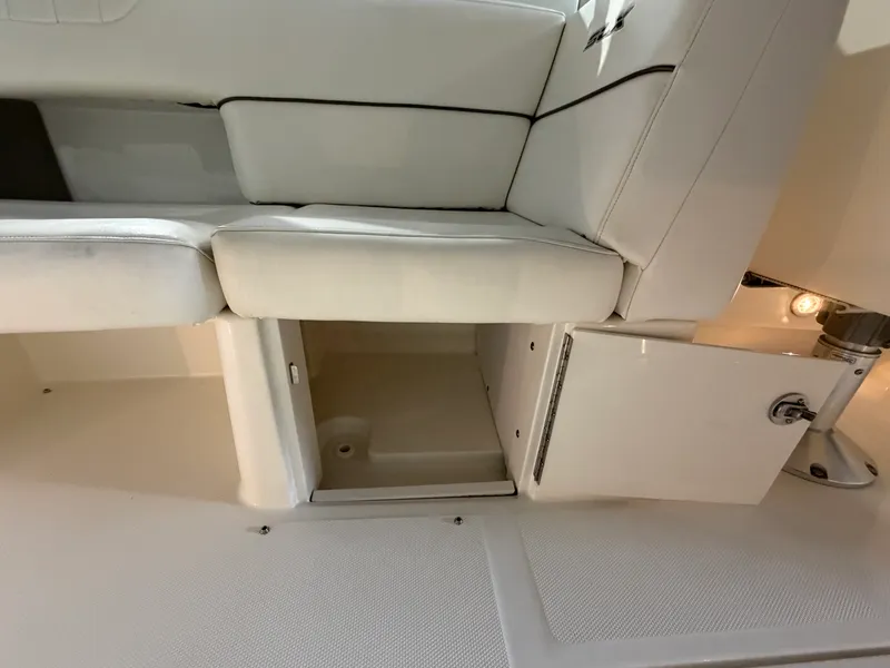 Slide: The Image of Sea Ray 270 SLX 2008 - 26