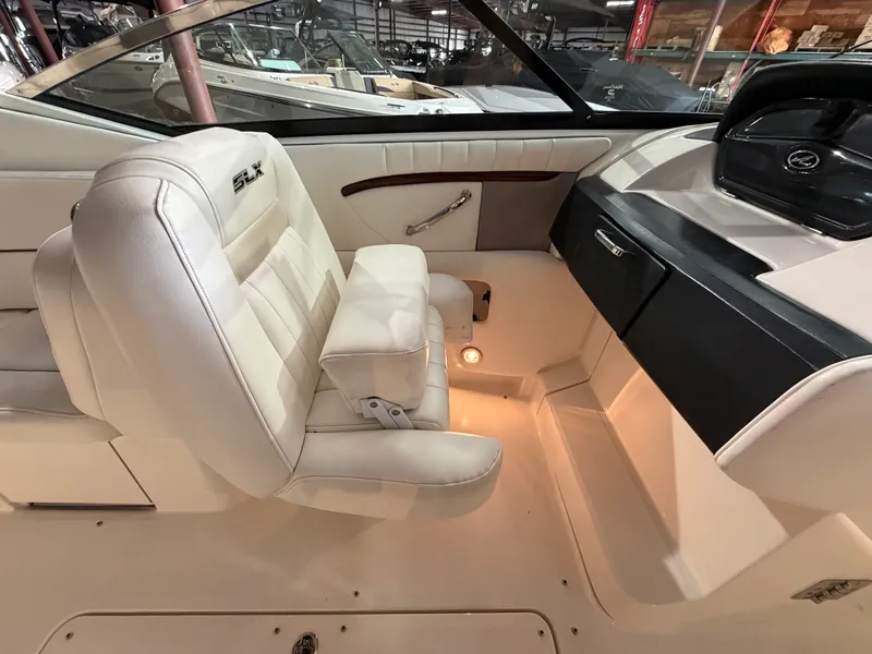 Slide: The Image of Sea Ray 270 SLX 2008 - 27