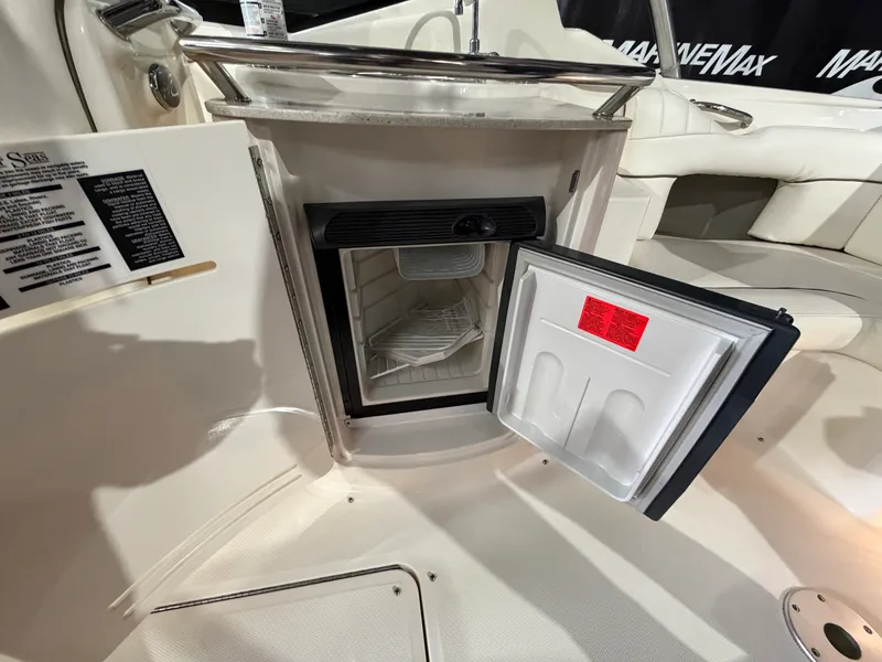 Slide: The Image of Sea Ray 270 SLX 2008 - 36