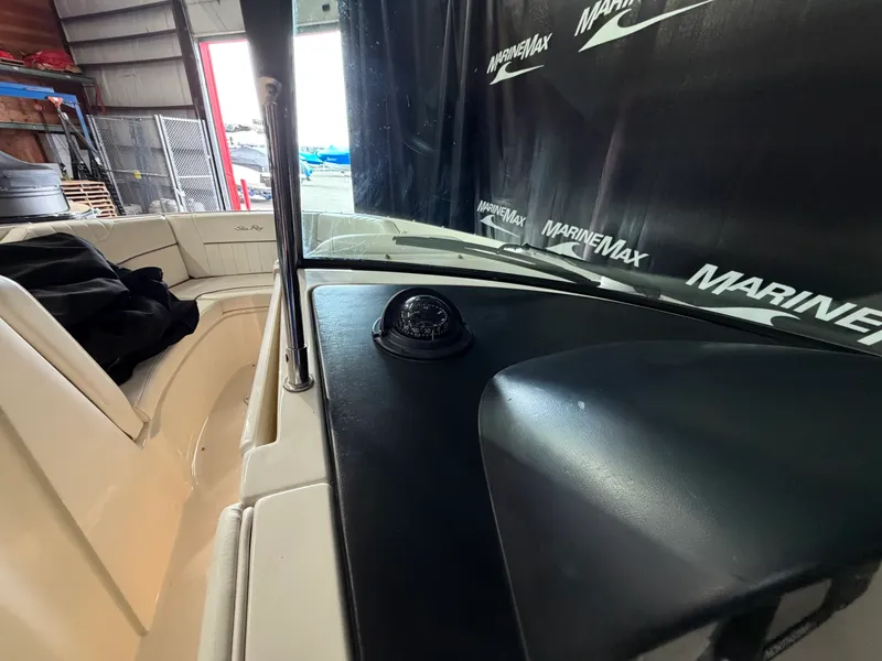 Slide: The Image of Sea Ray 270 SLX 2008 - 41