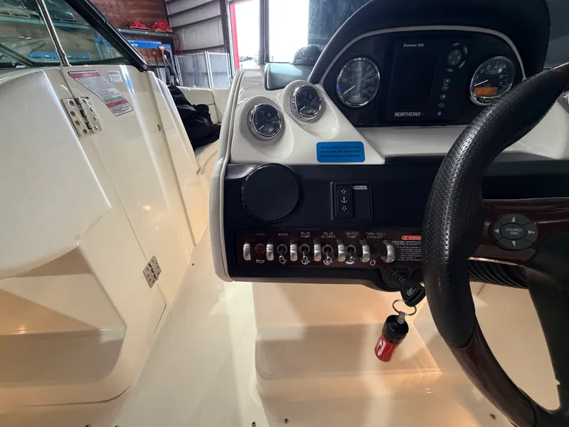 Slide: The Image of Sea Ray 270 SLX 2008 - 42