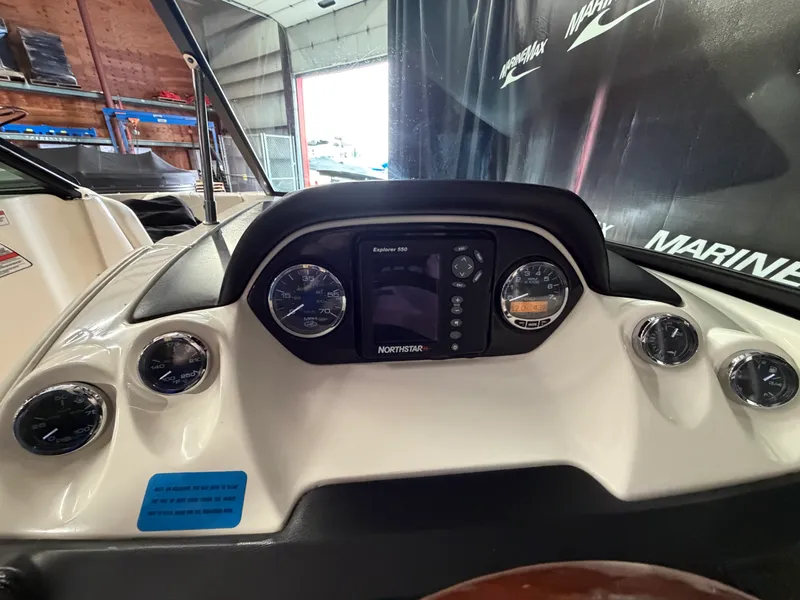 Slide: The Image of Sea Ray 270 SLX 2008 - 43