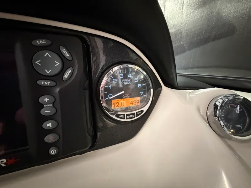 Slide: The Image of Sea Ray 270 SLX 2008 - 44