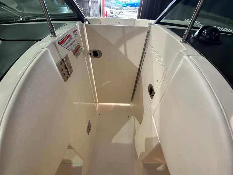 Slide: The Image of Sea Ray 270 SLX 2008 - 47