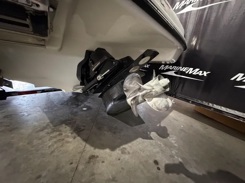 Slide: The Image of Sea Ray 270 SLX 2008 - 6