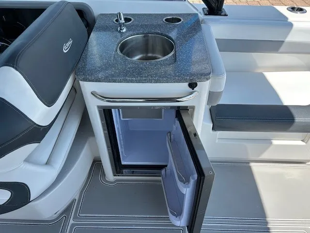 Slide: The Image of Robalo R317 DUAL CONSOLE 2021 - 21