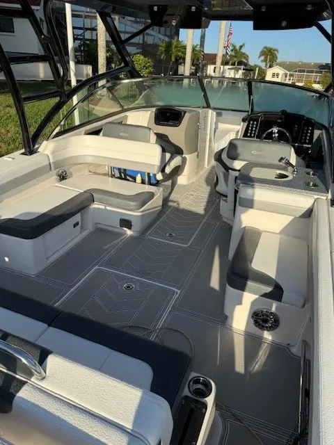 Slide: The Image of Robalo R317 DUAL CONSOLE 2021 - 5