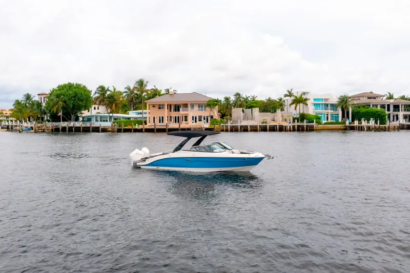Slide: The Image of Sea Ray SLX 280 Outboard 2026 - 1