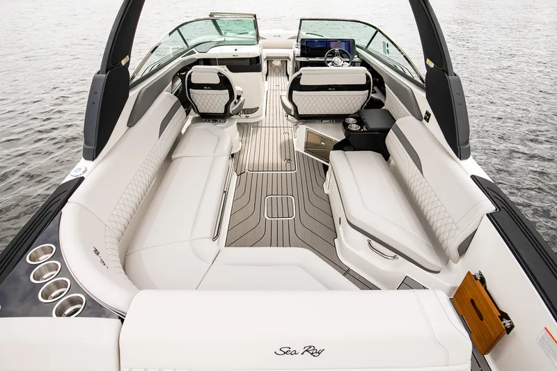 Slide: The Image of Sea Ray SLX 280 Outboard 2026 - 20