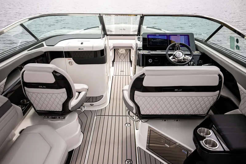 Slide: The Image of Sea Ray SLX 280 Outboard 2026 - 37