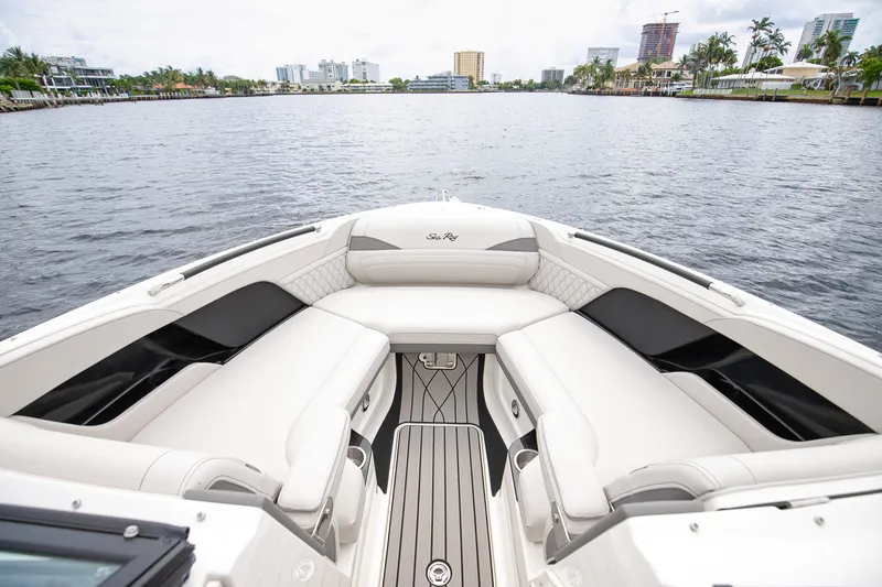 Slide: The Image of Sea Ray SLX 280 Outboard 2026 - 56