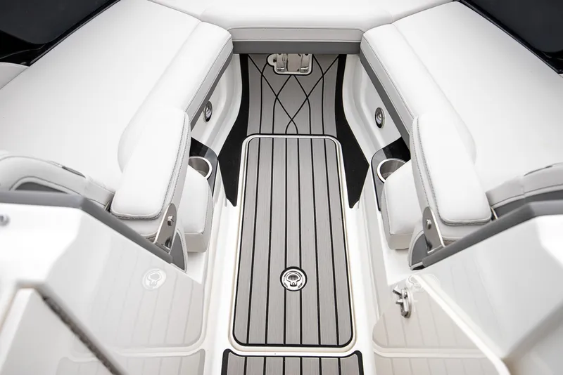 Slide: The Image of Sea Ray SLX 280 Outboard 2026 - 57