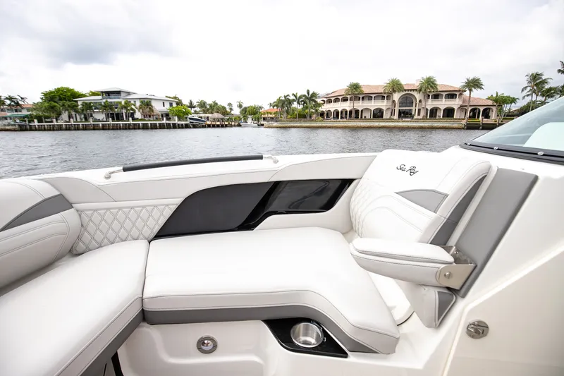 Slide: The Image of Sea Ray SLX 280 Outboard 2026 - 61