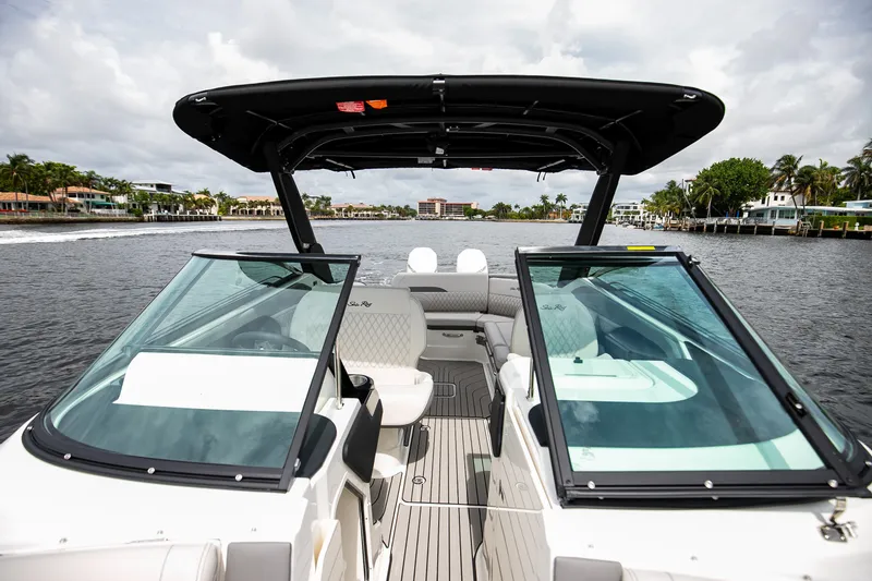 Slide: The Image of Sea Ray SLX 280 Outboard 2026 - 66