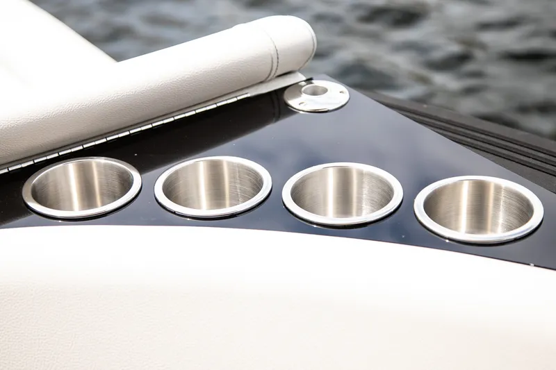 Slide: The Image of Sea Ray SLX 280 Outboard 2026 - 68
