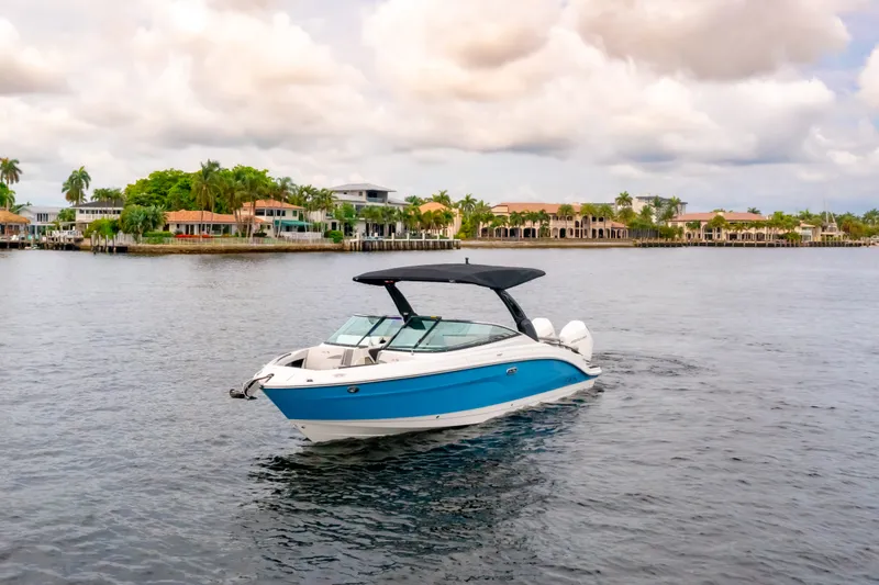 Slide: The Image of Sea Ray SLX 280 Outboard 2026 - 7