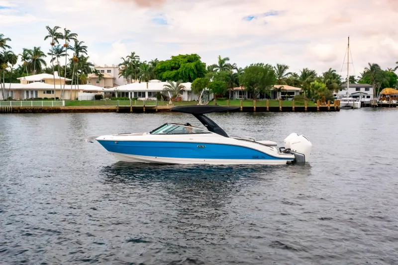 Slide: The Image of Sea Ray SLX 280 Outboard 2026 - 9