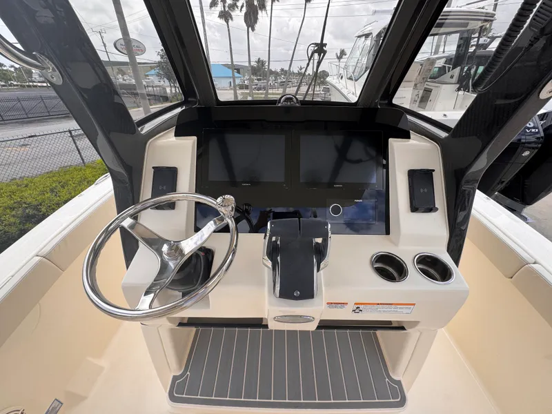 Slide: The Image of Scout 260 LXF 2026 - 16