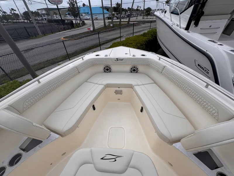 Slide: The Image of Scout 260 LXF 2026 - 19